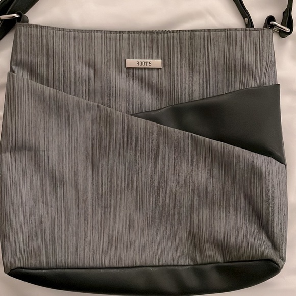 Roots Purse - Picture 2 of 3